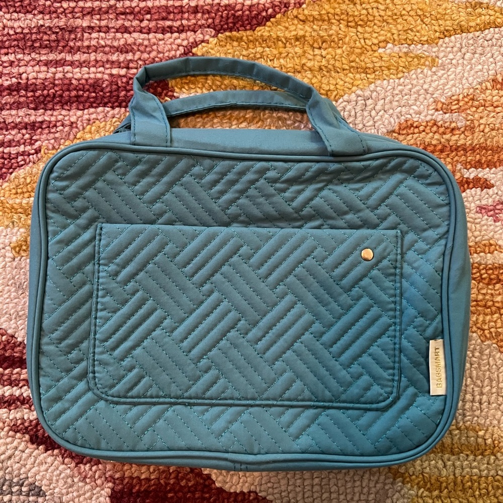 Elegant Teal Quilted Cosmetic Bag